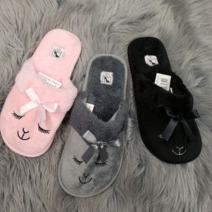Bedroom slippers